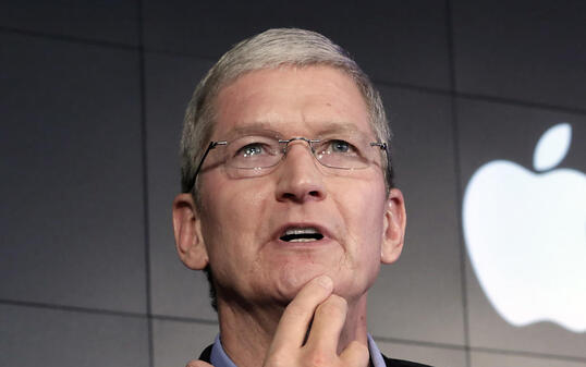 Apple-Chef Tim Cook: Nach der Niederlage in einem Patentstreit muss der US-Konzern eine US-Hochschule in Millionenhöhe entschädigen. (Archivbild)