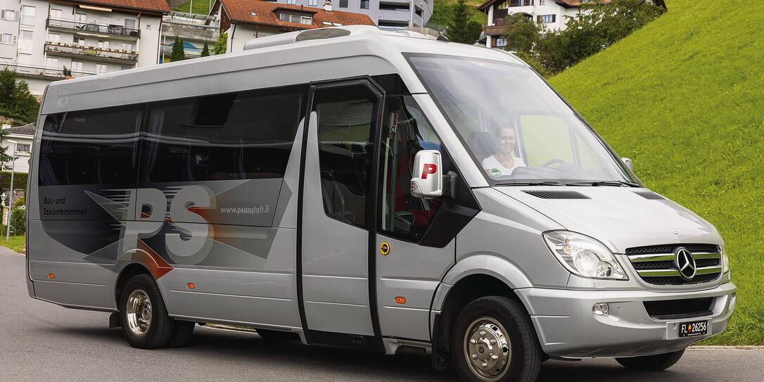 Bus in Triesenberg