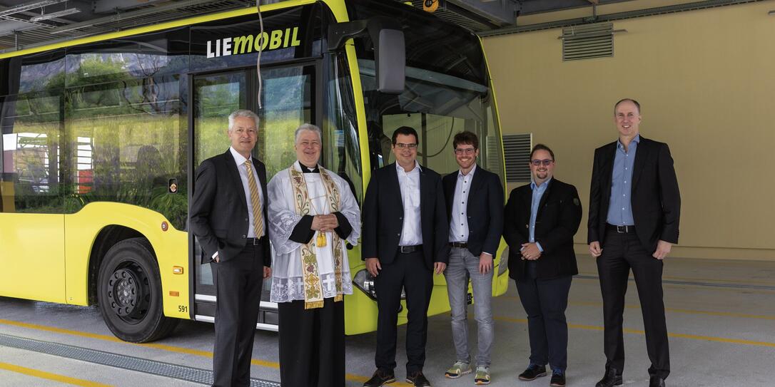 Einweihung Busdepot in Ruggell