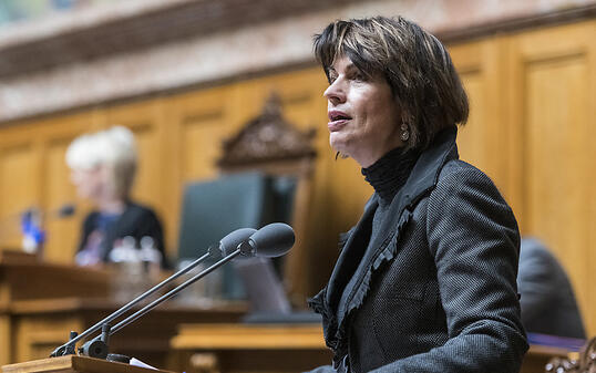 Umweltministerin Doris Leuthard warnt im Nationalrat vor den Folgen des Klimawandels.