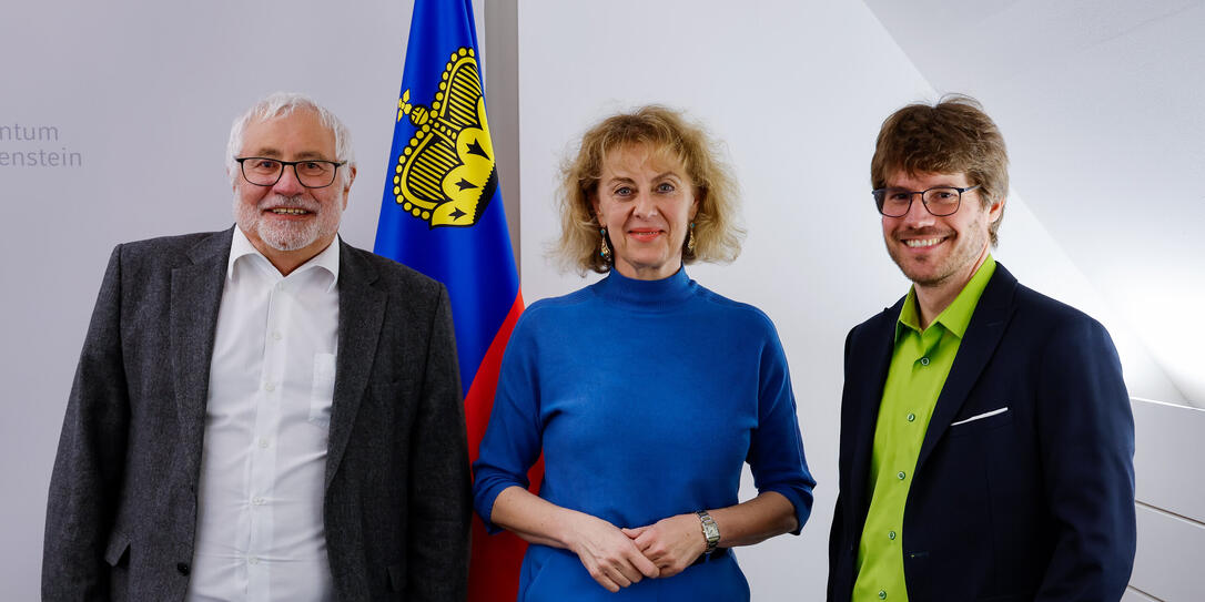 Liechtenstein Vaduz Schaan PK Regierungsraetin Graziella Marok-Wachter Noerdliche Ein- und Ausfahrt Busbahnhof Schaan