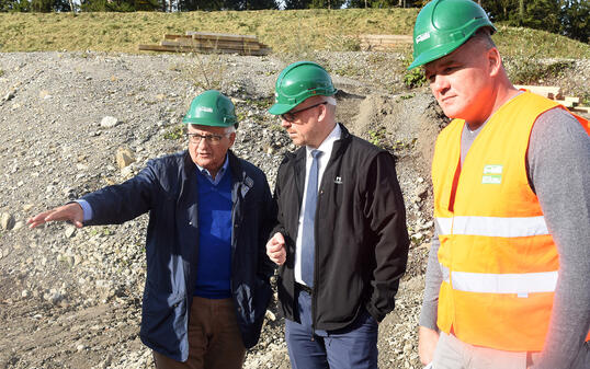 Regierungsrat Daniel Risch - Besuch Baugeschäft HILTI inkl. Bet