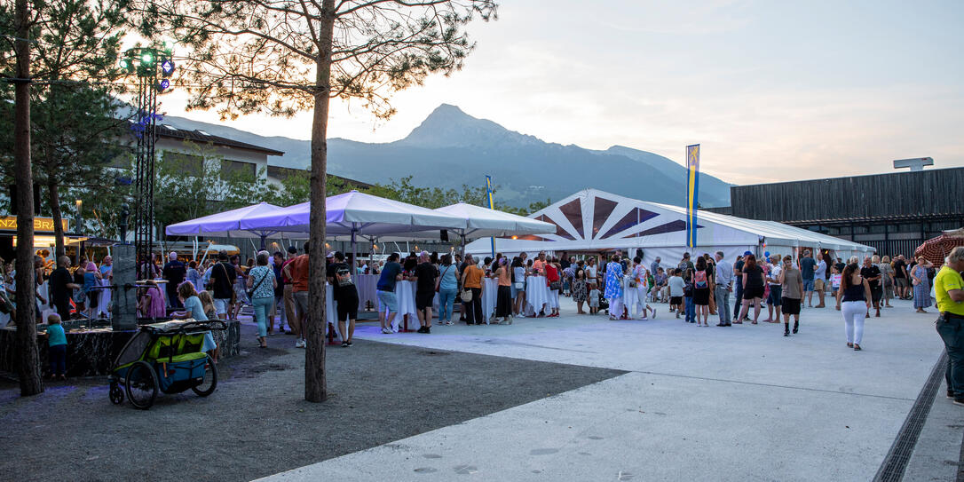Einweihung und Eröffnung des neuen Dorfplatzes in Balzers