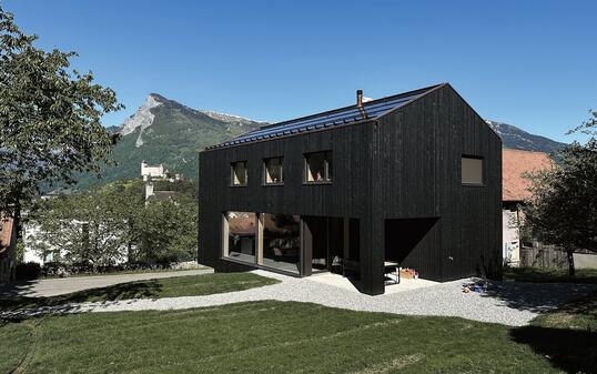 Architektur in Liechtenstein – Mit wunderbarem Blick auf die Burg Gutenberg