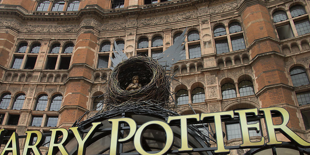 Das Palace Theater in London: Hier hat
das Theaterstück "Harry Potter und das verwunschene Kind" am Samstagnachmittag Weltpremiere gefeiert.