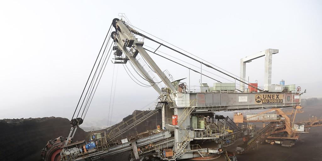 Braunkohle-Mine in Tschechien: Umweltschützer werfen mehreren EU-Ländern vor, fossile Brennstoffe statt klimafreundliche Energieträger zu fördern. (Archivbild)