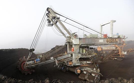 Braunkohle-Mine in Tschechien: Umweltschützer werfen mehreren EU-Ländern vor, fossile Brennstoffe statt klimafreundliche Energieträger zu fördern. (Archivbild)