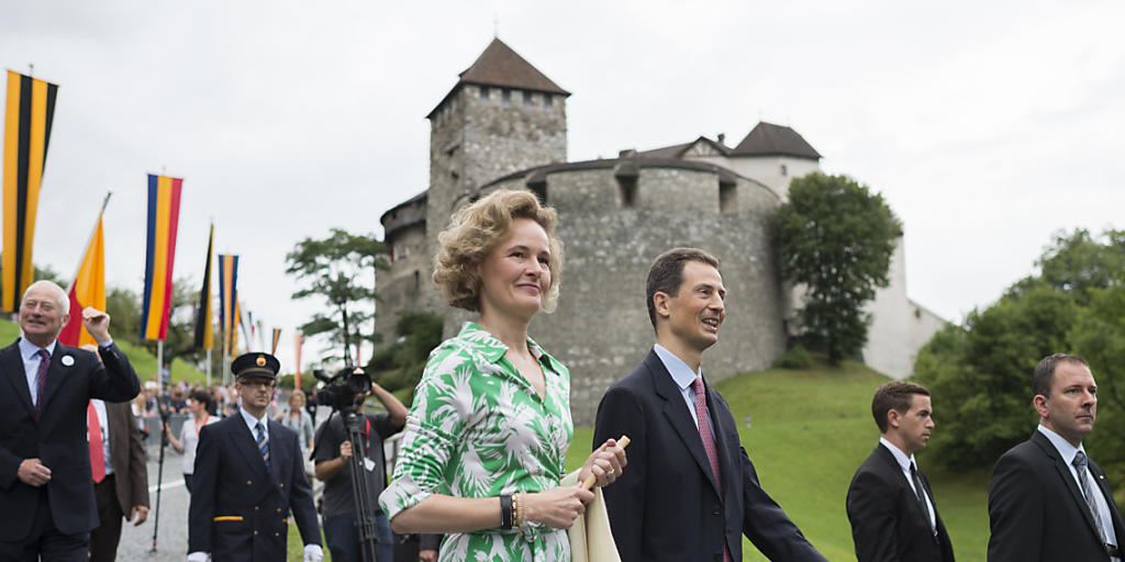 Aufmarsch zum Staatsfeiertag: Erbprinzessin Sophie mit Gatte Erbprinz Alois von und zu Liechtenstein.