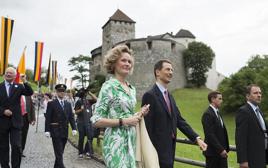 Aufmarsch zum Staatsfeiertag: Erbprinzessin Sophie mit Gatte Erbprinz Alois von und zu Liechtenstein.