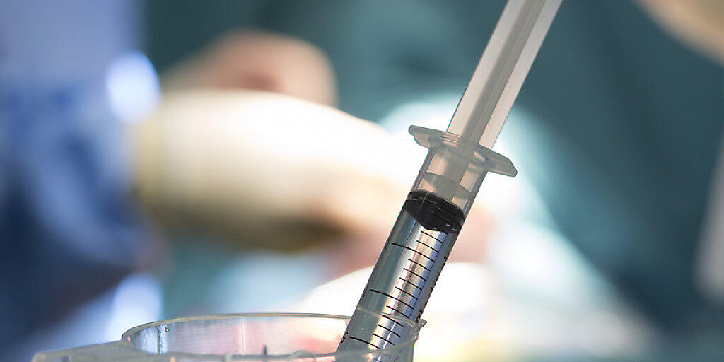 Ein Narkosearzt in Deutschland soll reihenweise Patienten mit Leberentzündung angesteckt haben. Es könnten auch in der Schweiz lebende Patienten betroffen sein. (Symbolbild)
