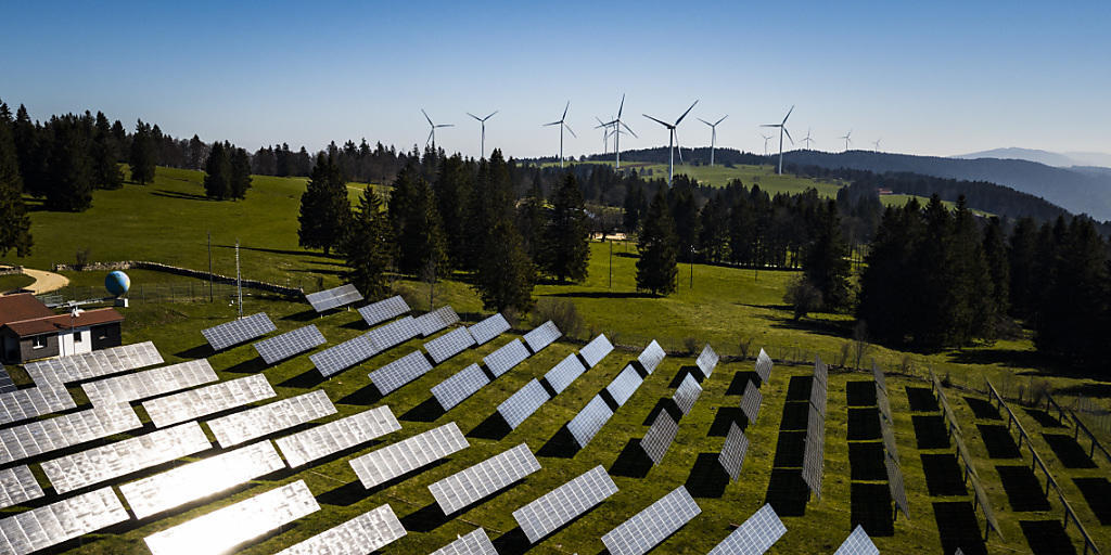 Die Fotovoltaik-Module auf dem Mont-Soleil sind widerstandsfähiger als erwartet. (Archivbild)