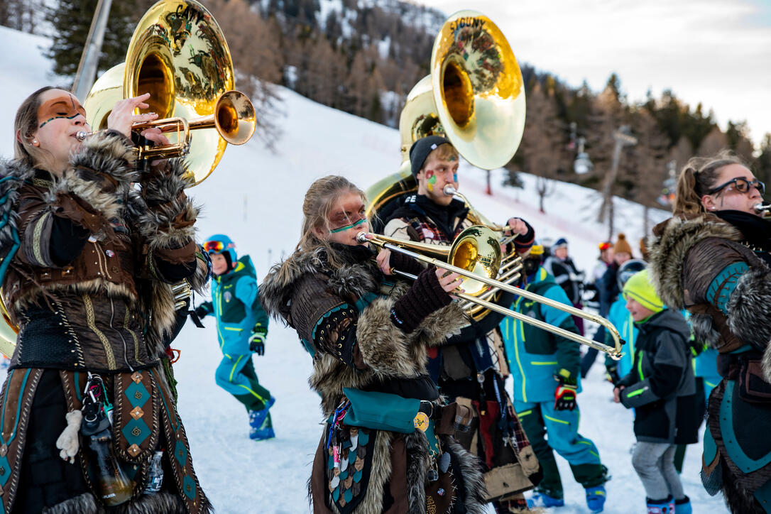 Guggenmusiken spielen in Malbun