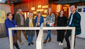 Vernissage der Austellung «Ma maus halt reda med da Lütt, med am Vää tuat mas oo». Küefer-Martis Huus, Ruggell.