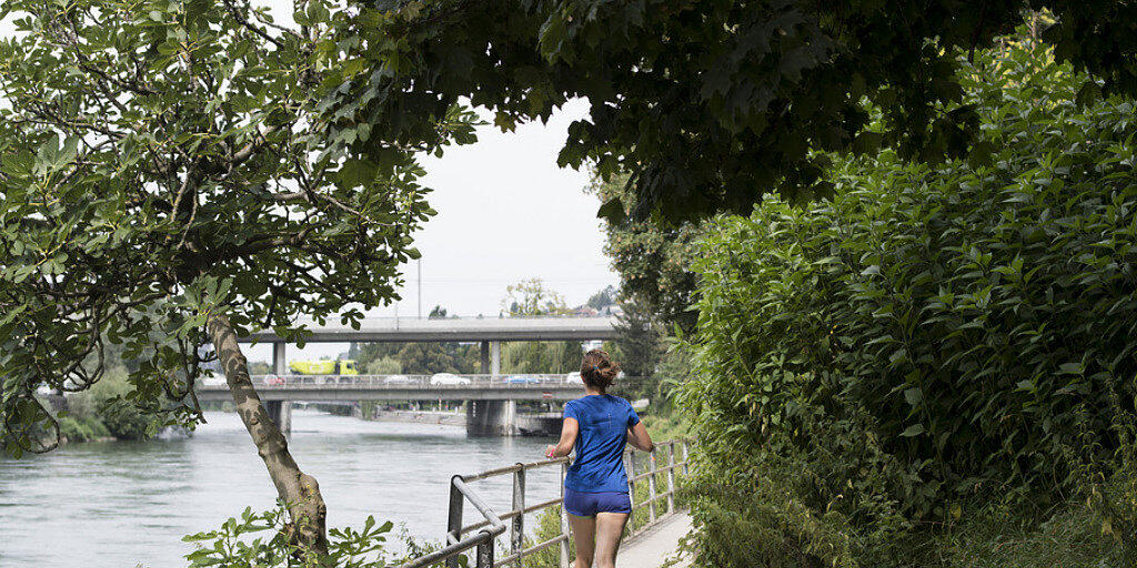 Die meisten sind dagegen, dass Personen, die einen "gesunden" Lebensstil pflegen, weniger und Personen, die "ungesund" leben, höhere Krankenkassenbeiträge bezahlen. (Symbolbild)
