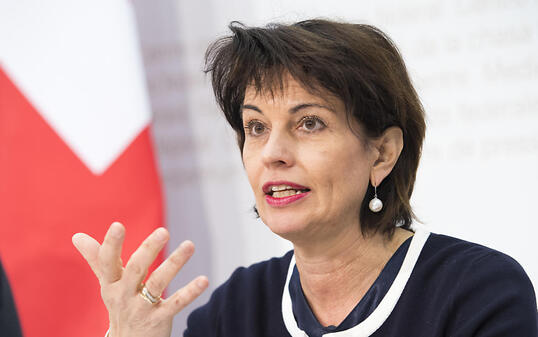 Bundespräsidentin und Energieministerin Doris Leuthard legt die Argumente für das revidierte Energiegesetz dar, über das am 21. Mai abgestimmt wird.