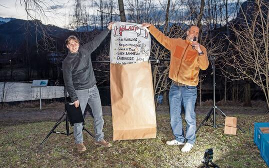 Fabrizio Rotunno (Auszubildender bei der Vogt Architektur AG) und Markus Büchel, Geschäftsführer der «Sovort», begleiteten die Jugendlichen durch den Abend.