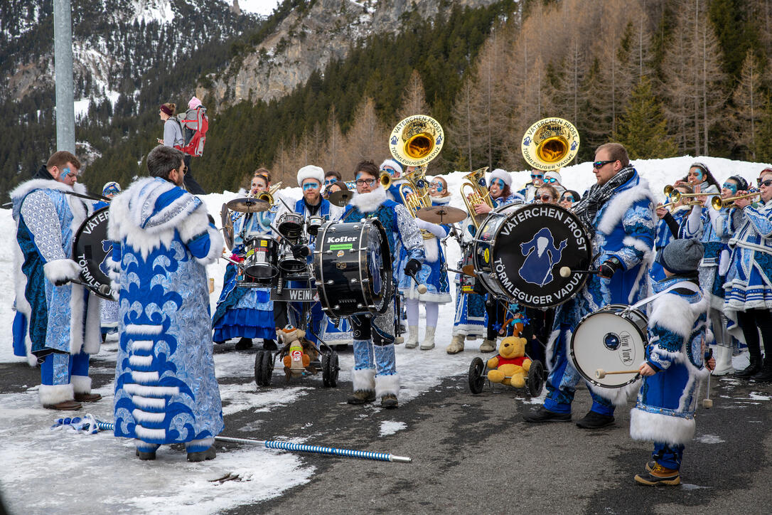 Guggenmusiken spielen in Malbun