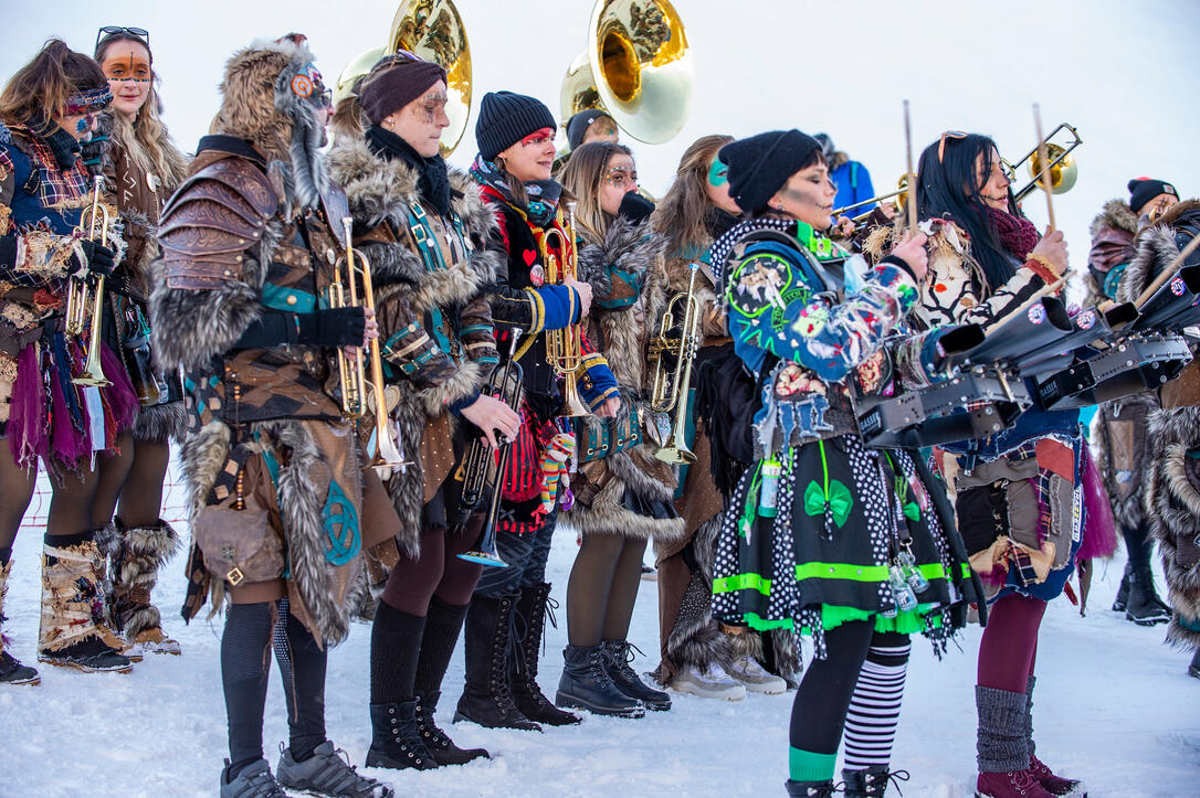 Guggenmusiken spielen in Malbun