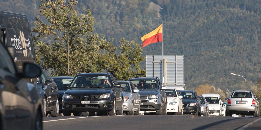 Verkehr Rheinbrücke Bendern 141009