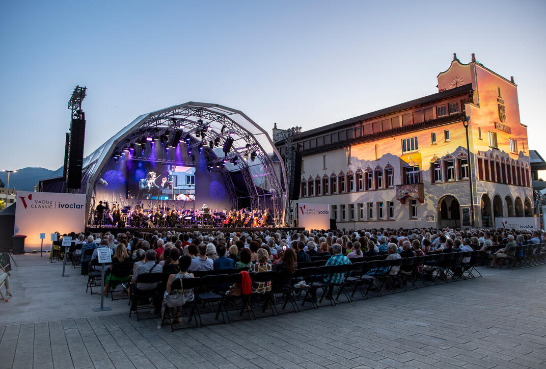 Abschlusskonzert Kevin Griffiths und das Sinfonieorchester Liech