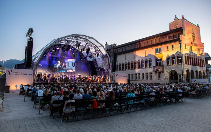 Abschlusskonzert Kevin Griffiths und das Sinfonieorchester Liech