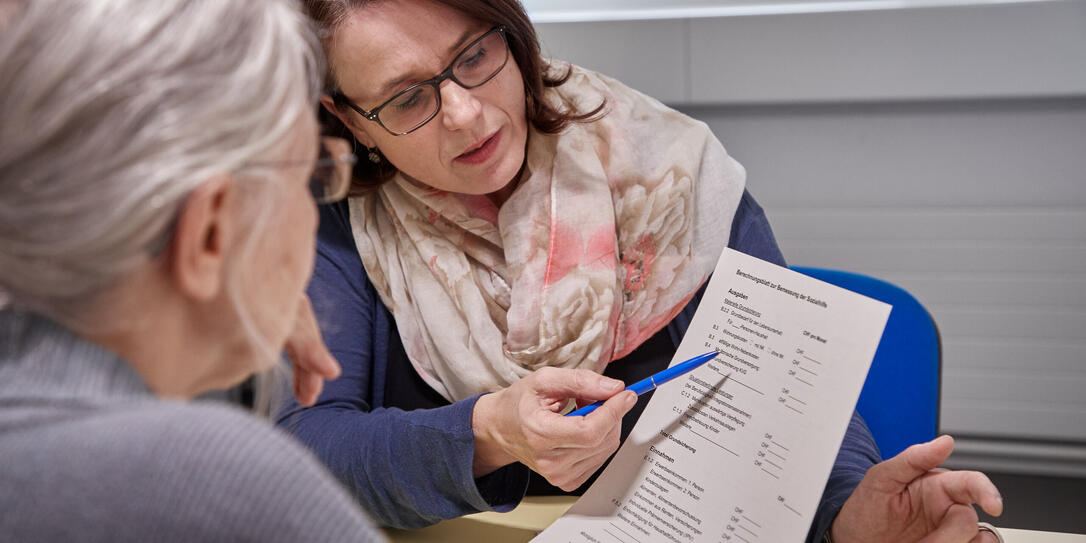 CARITAS, SCHULDENBERATUNG, SCHULDEN, BERATUNGSSTELLE, BERATUNGSSTELLE, SOZIALE ARBEIT, BERATUNGSLEISTUNG, BERATUNGSARBEIT, BERATUNGSDIENSTLEISTUNG, BERATUNG, HILFE, HILFESTELLUNG, UNTERSTUETZUNG, FINANZIELLE BERATUNG, FINANZEN, FINANZPROBLEME, GELDSORGEN,