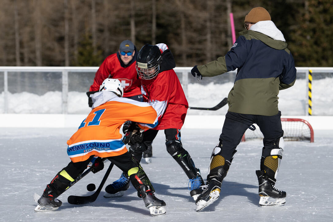 Pond Hockey Turnier in Malbun