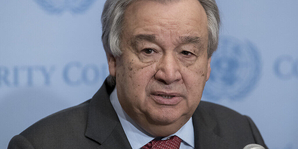 ARCHIV - UN-Generalsekretär Antonio Guterres spricht während einer Pressekonferenz. Guterres hat zu deutlich stärkeren Anstrenungen im Kampf gegen die Klimakrise aufgerufen. Foto: Mark Garten/UN/dpa - ACHTUNG: Nur zur redaktionellen Verwendung und nur mit vollständiger Nennung des vorstehenden Credits