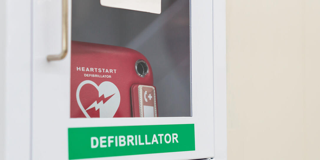 Heart defibrillator service box