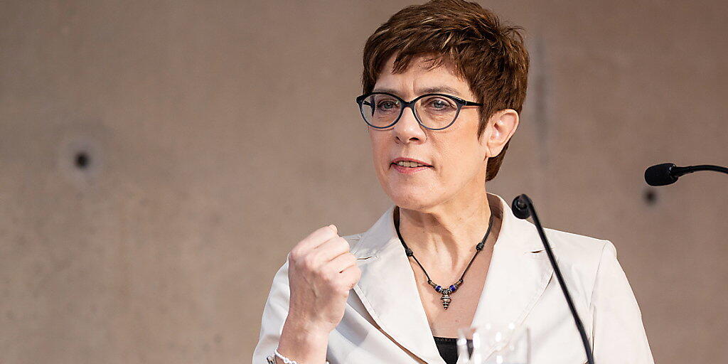 CDU-Chefin Annegret Kramp-Karrenbauer kann sich nicht vorstellen, dass ihre Partei und die rechtspopulistische AfD jemals koalieren. Sie will ein Kooperationsverbot in der Partei verankern lassen. (Archivbild)