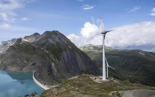 Wind, Wasser, Sonne: Anlagen zur Gewinnung erneuerbare Energien könnten dereinst Schweizer AKW ersetzen. (Archivbild)