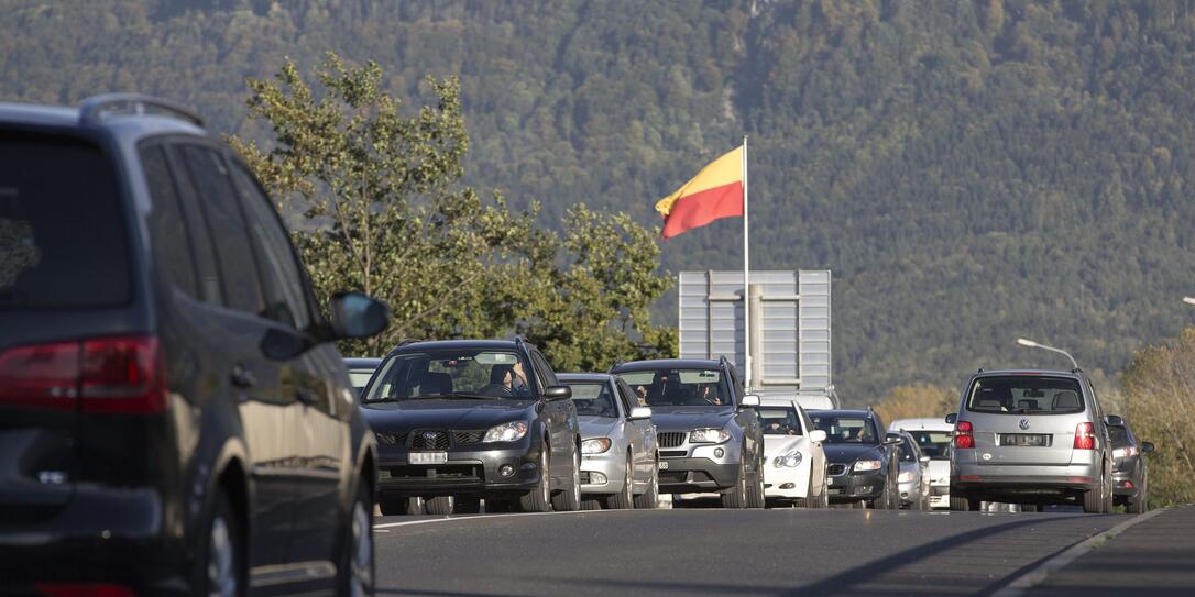 Verkehr Rheinbrücke Bendern 141009