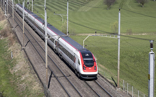 Der Ständerat hat 12,8 Milliarden Franken bewilligt für den Ausbau des Bahnnetzes. (Archivbild)