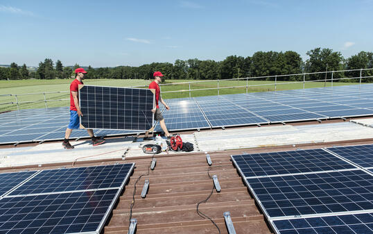 SOLARENERGIE, SONNENENERGIE, SOLARMODUL, SOLARMODULE, SOLARPANEEL, SOLARPANEELE, SOLARZELLE, SOLARZELLEN, PHOTOVOLTAIK, FOTOVOLTAIK, SONNENKOLLEKTOR, SONNENKOLLEKTOREN, MONTAGE