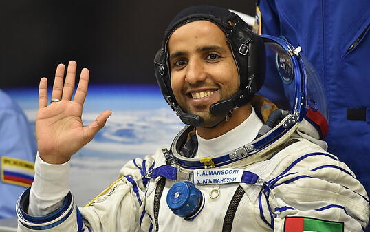 Hassa al-Mansuri ist als erster Astronaut der Vereinigten Arabischen Emirate ins Weltall gestartet.