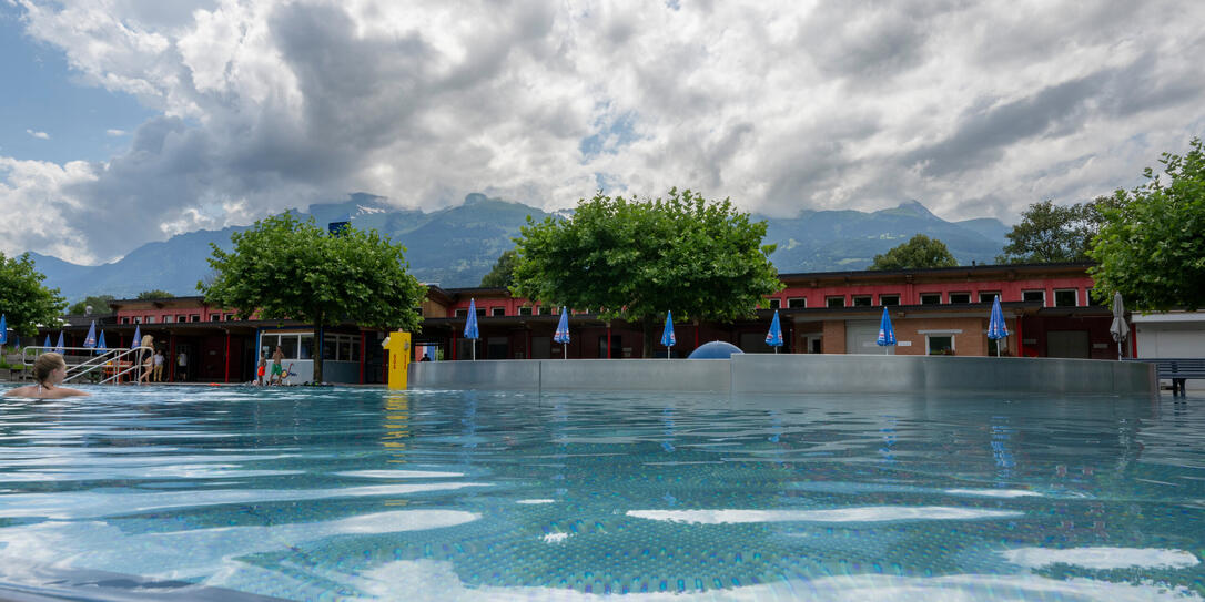 240716 Schwimmbad-Zwischenbilanz - Schwimmbad Mühleholz in Vaduz