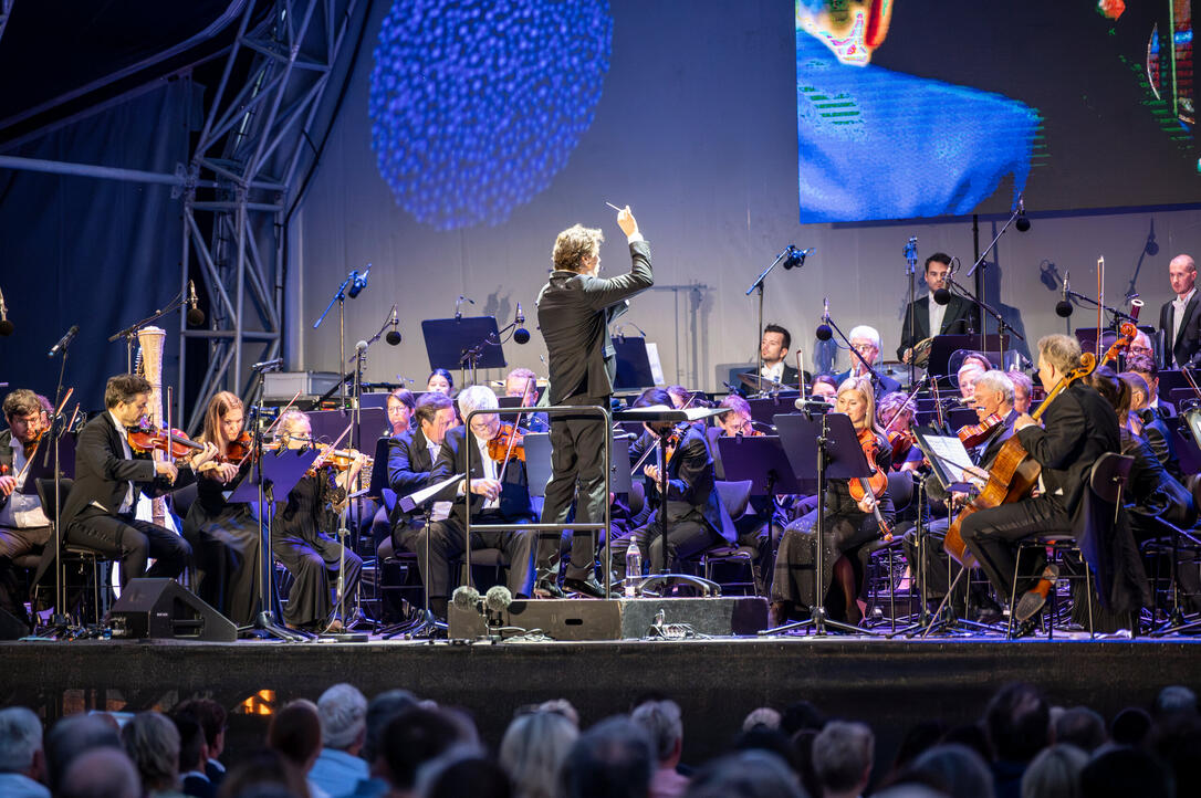 Abschlusskonzert Kevin Griffiths und das Sinfonieorchester Liech