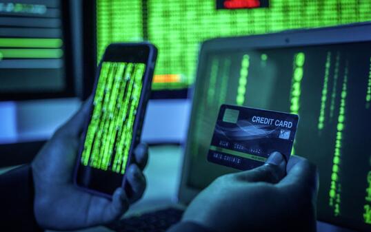 Betrüger fragen nach den Zugangsdaten zum Konto