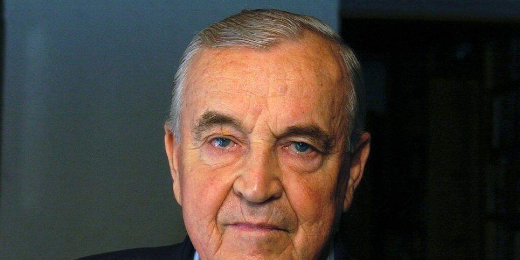 Die Verfilmung seines autobiografischen Antikriegsromans "Die Brücke" wurde zum modernen Klassiker, aber er wurde für das Drehbuch nur mit ein paar tausend Mark entschädigt: Am Sonntag ist der Journalist und Autor Gregor Dorfmeister gestorben. (Archivbild)