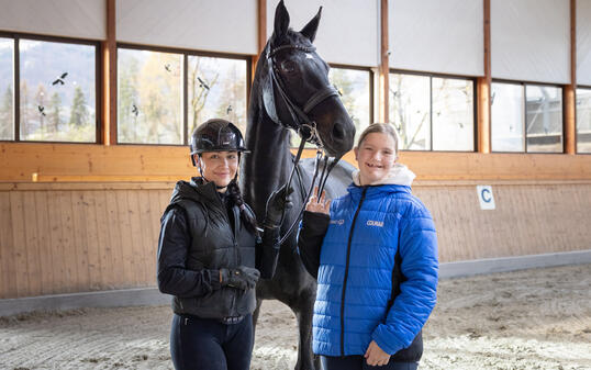 Fiona Pfeiffer und Leonie Guerra, Grabs