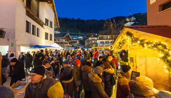 Lichterglanz in Triesenberg (01.12.2024)