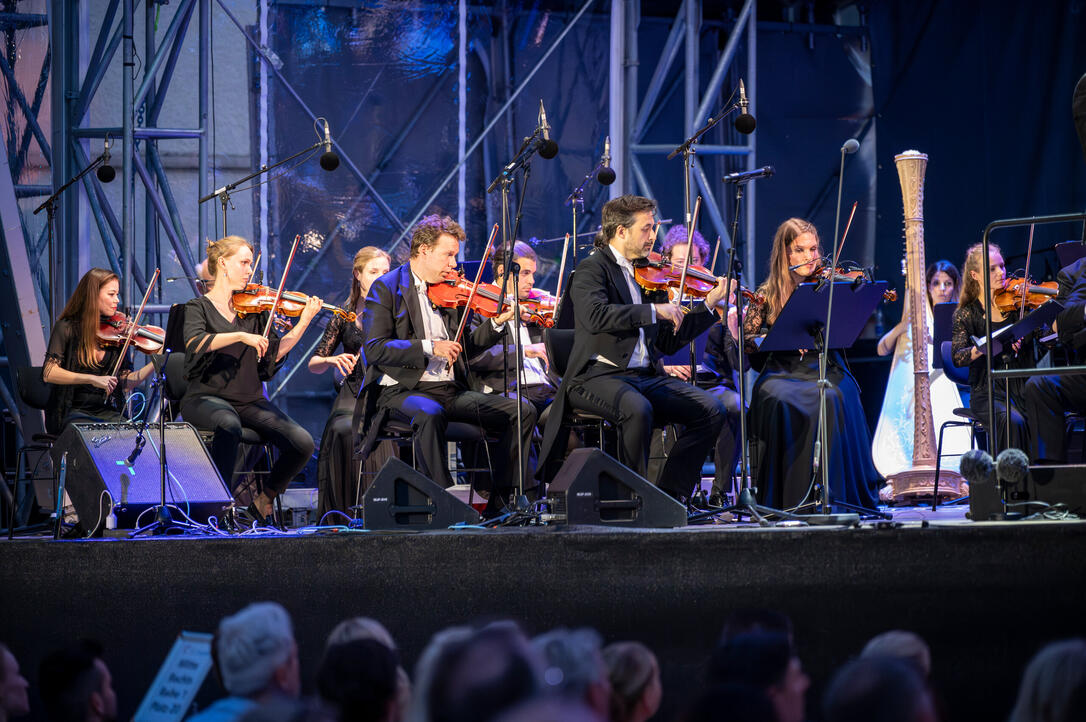 Abschlusskonzert Kevin Griffiths und das Sinfonieorchester Liech