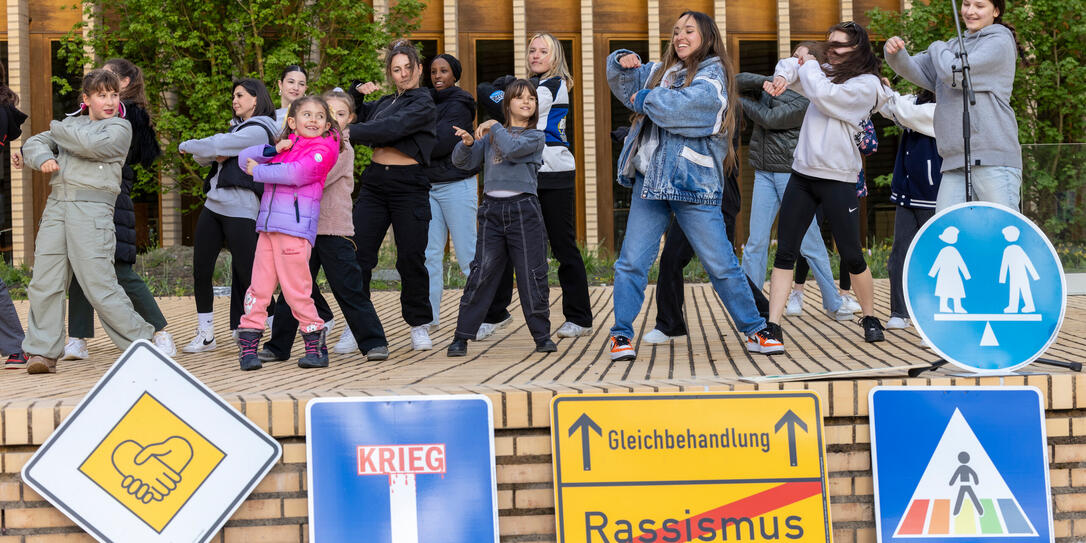 Verkehrsschilder der Gerechtigkeit