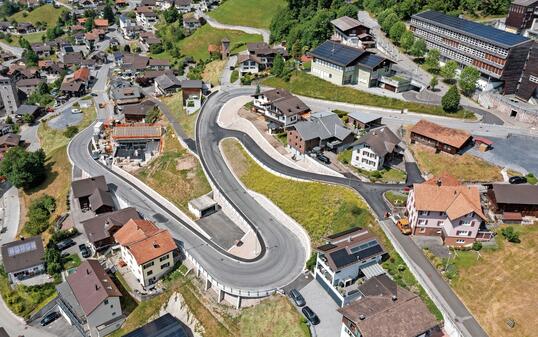 230612 Strasse fertig - Triesenberg Bergstrasse - Flugaufnahme