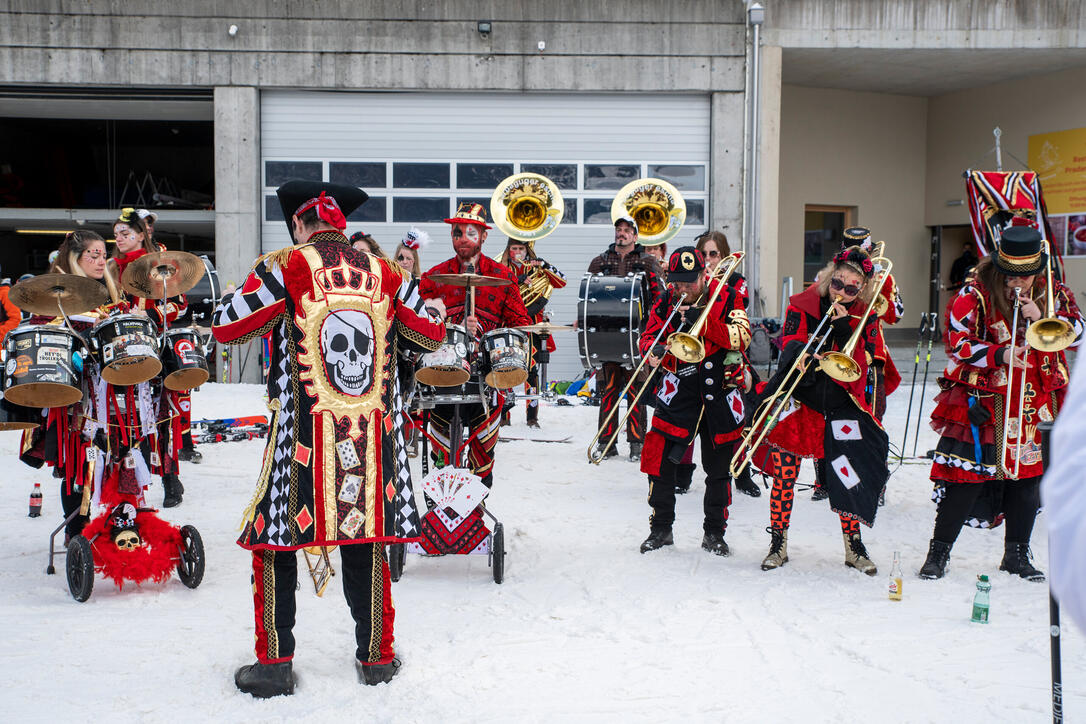 Guggenmusiken spielen in Malbun