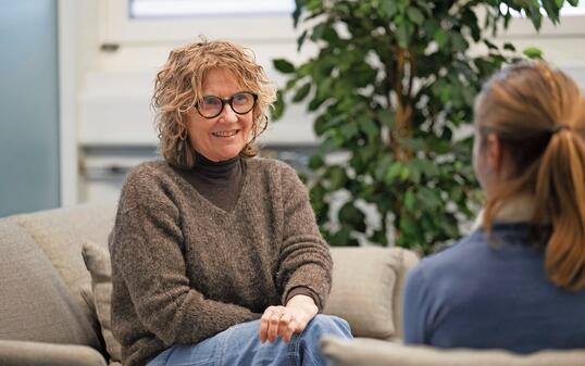 241120 Interview mit Annemarie Grünig im Haus, Vaduz - Orange Days